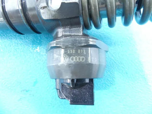 Bomba injeção OEM 0414720038 1.9 TDI 116CV usado image 3
