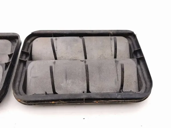 Nissan 350Z Ventilationsgallret OEM 7700838358 - Begagnad image 6