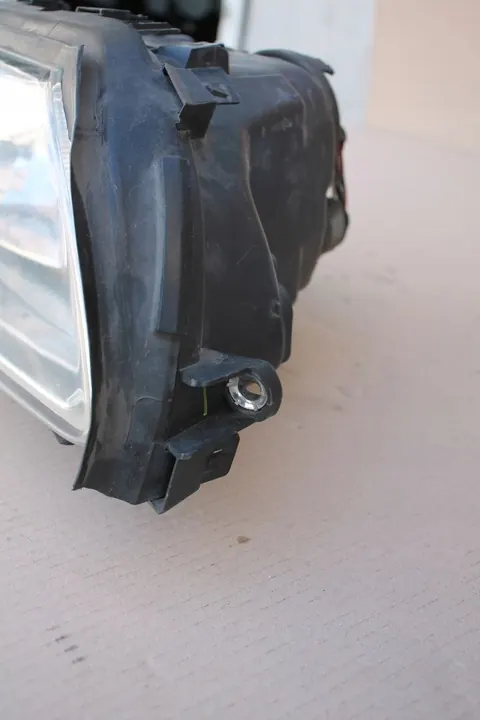 VOLVO V70 S60 XC70 Oikea Ajovalaisin H7 30698836 image 5