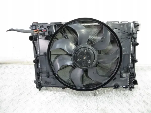 Kühlerlüfter Mercedes W205 2.0 CGI OEM 167/085 image 2