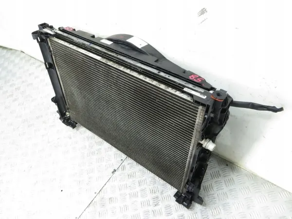 Kühlerlüfter Mercedes W205 2.0 CGI OEM 167/085 image 10