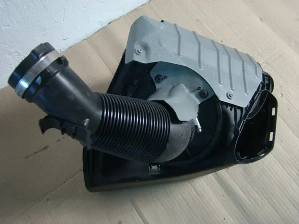 Ilmansuodattimen kotelo Audi A6 C7 4G0133838R image 3