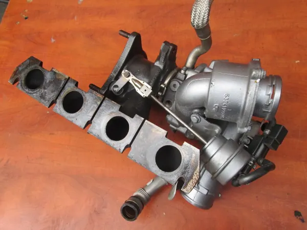 Turboaggregat Audi Seat Skoda VW Golf V 2.0 TFSI 200HK image 5