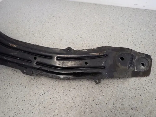 Toyota RAV4 I 94-99 Motorlängsträger OEM image 7