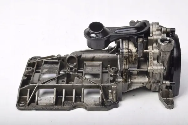 BMW E90 E91 2.0D Oljetank 7810823 7810773 image 2