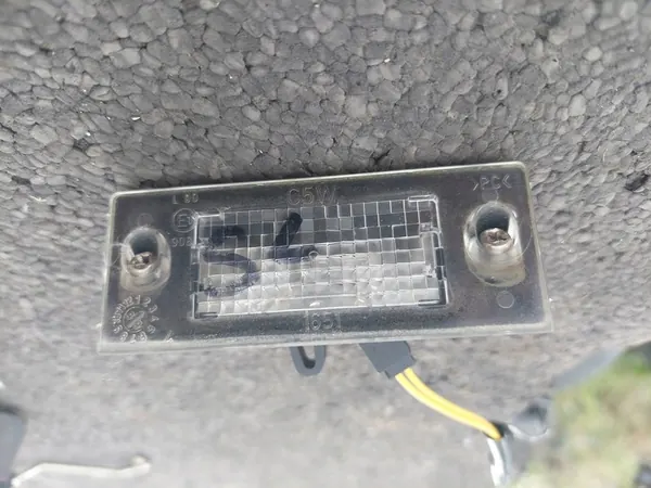 AUDI A4 B5 Lift Sedan Luz de Placa Esquerda image 2