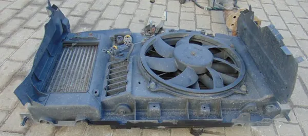 Suporte de radiador dianteiro OEM 9646577680 para Peugeot 307 image 8