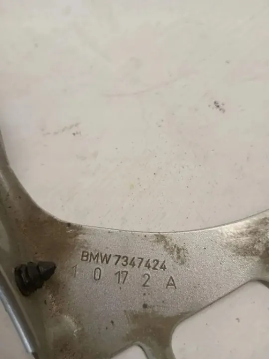 Support de garde-boue avant BMW 7347424 - Pièce OE d'occasion image 2