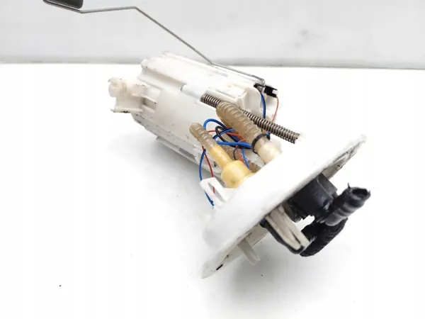 Audi A4 Kraftstoffpumpe OEM 8K0919050H 2.0 TDI image 4