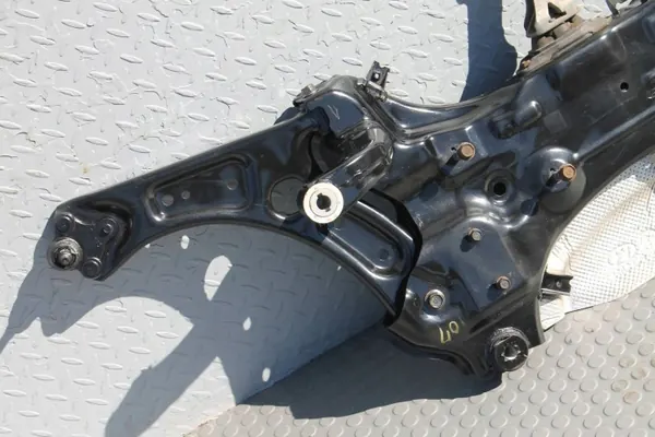 Brazos de suspensión delanteros OEM 62405-J9100 Hyundai Kona image 5