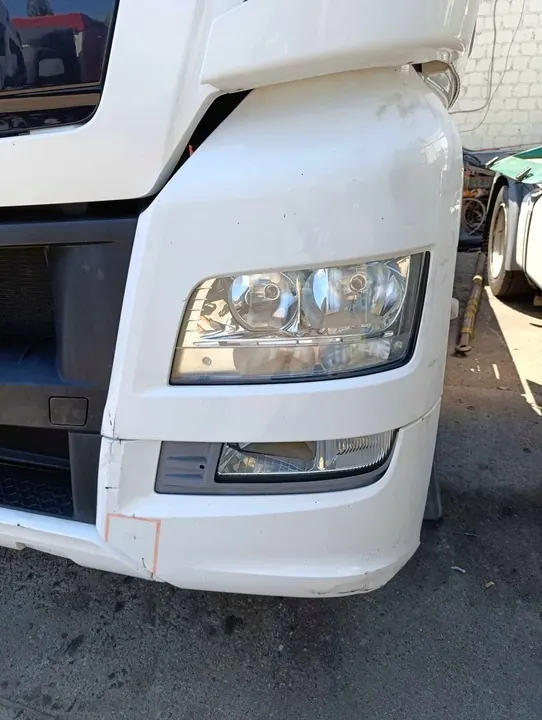 Paraurti anteriore completo MAN TGX E6 RAL 3002 image 3