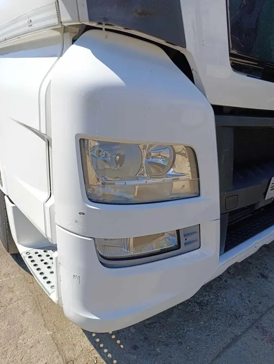 Paraurti anteriore completo MAN TGX E6 RAL 3002 image 4