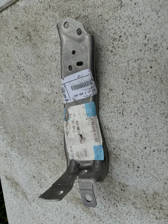 BMW X1 F39 F45 F46 F48 Acabamento Vertical Direito 51117498085 image 2