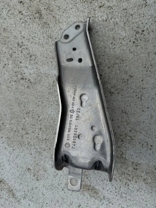 BMW X1 F39 F45 F46 F48 Acabamento Vertical Direito 51117498085 image 5