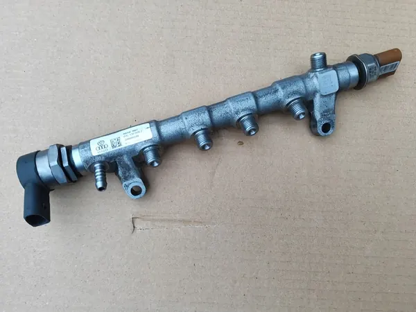 Audi VW 2.0 TDI Rampe d'injection Capteur 03L130089J image 2