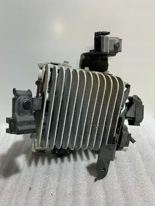 Mazda CX-30 Spänningsomvandlare OEM EWVCBHTJ2233 image 2