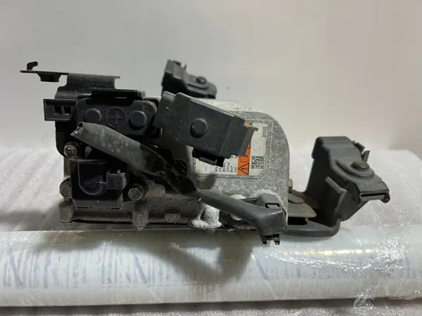Mazda CX-30 Spänningsomvandlare OEM EWVCBHTJ2233 image 5