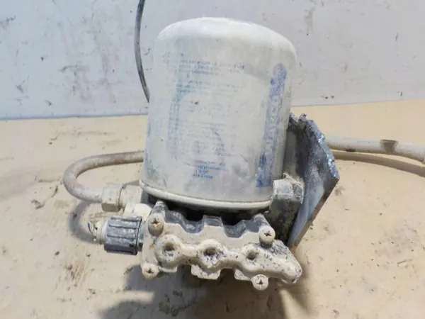 Volvo Lufttorkare OEM 43242500705 - Begagnad image 3
