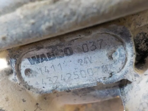 Volvo Lufttorkare OEM 43242500705 - Begagnad image 5