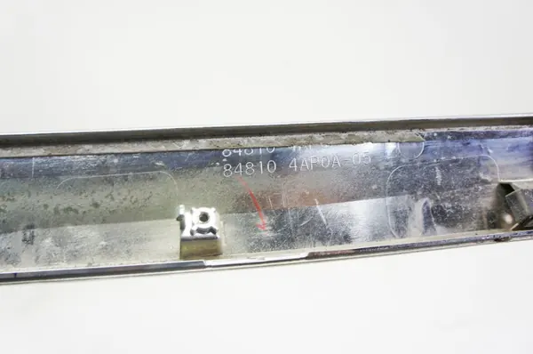 SM332 84810 4AP0A-05 Moldura Cromo Maletero Infiniti Q70 image 3