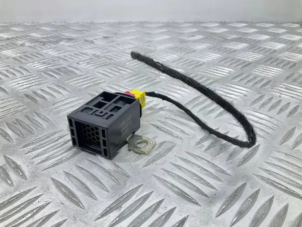 Ontstekingsonderbrekingsrelais Audi A6 S6 C7 2013 4F0915519 image 1