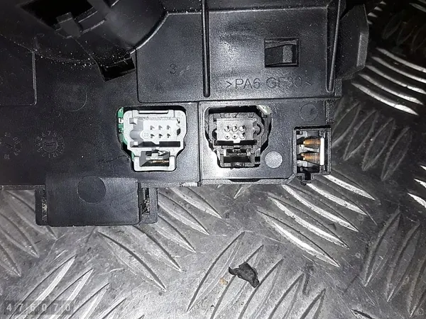 Brytare Peugeot Partner 2014 98062257XT image 6