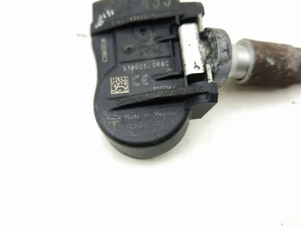 Sensor de presión de neumáticos Tesla Model S 2015 103460200C image 4