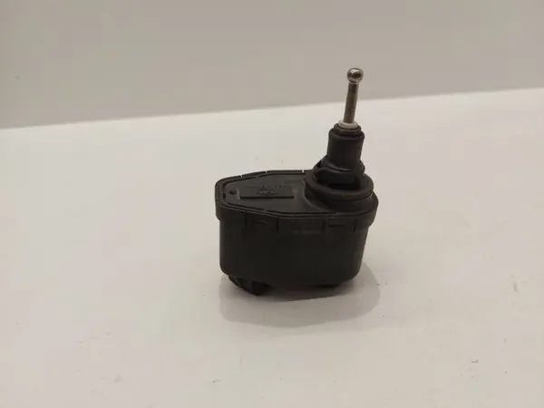 Moteur de réglage phare OEM 321941295 pour VW Passat B3 image 3