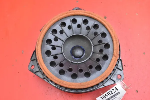Altavoz JBL OEM 861600WV60 Trasero Derecho Toyota Prius image 2