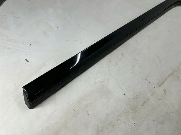 Joint de vitre latérale droit OEM 68497496AB Chrysler Pacifica image 3