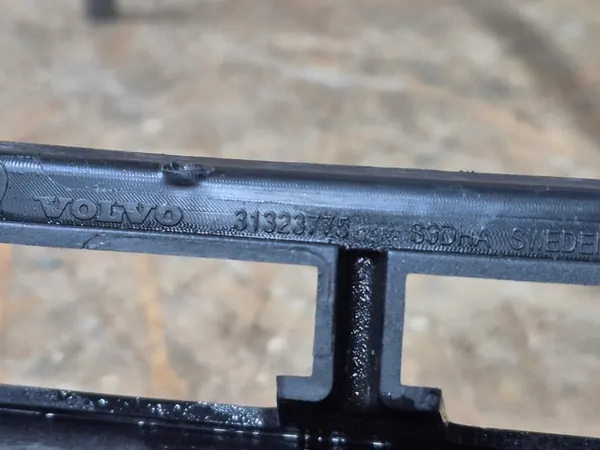 Griglia paraurti anteriore VOLVO XC 60 13-17r OEM 31323775 image 9