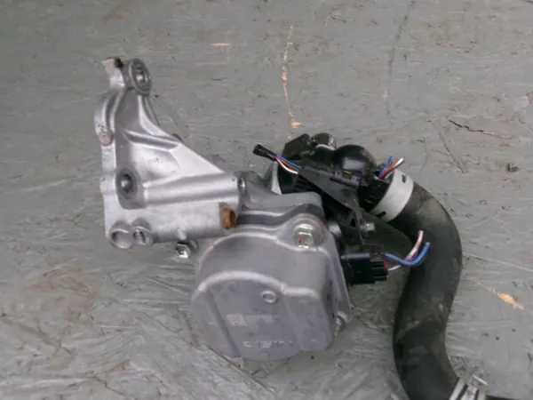 Toyota vattenpump termostat OEM FGAZS - Begagnad image 3