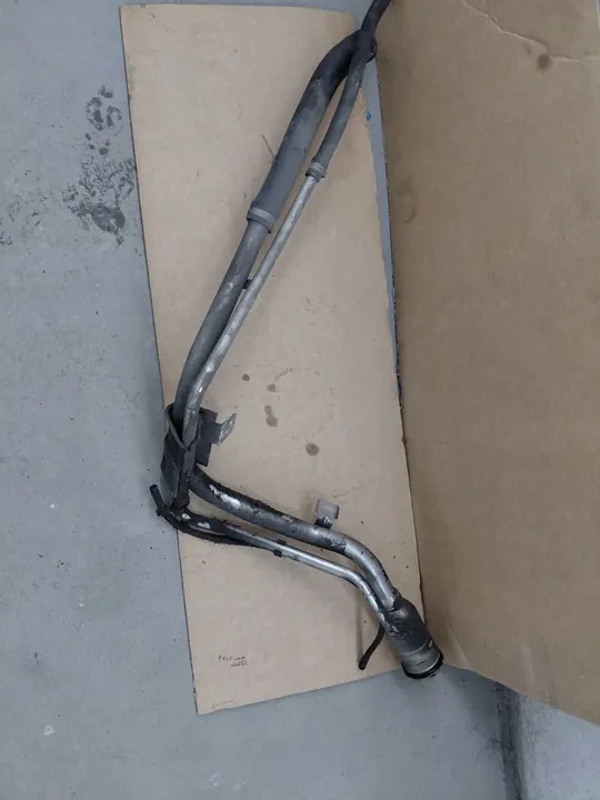 FORD FOCUS MK3 III 2.0 TDCI Fuel Filler Pipe image 4