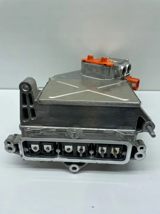 Inversor de voltaje OEM Chrysler Pacifica 2021 - Usado image 5
