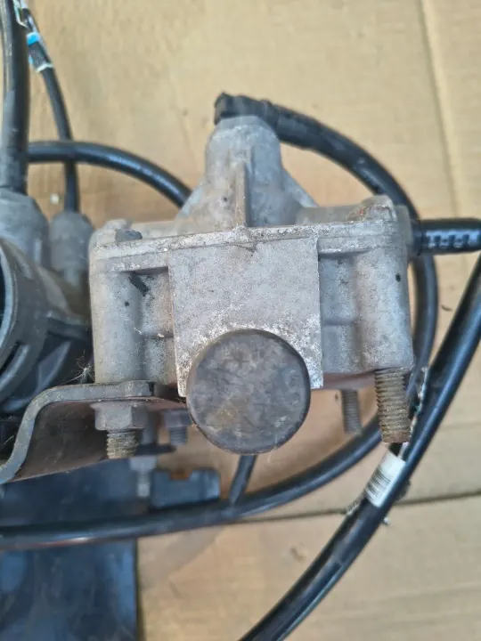 Relay Valve DAF XF CF 106 Euro 6 1808338 image 3