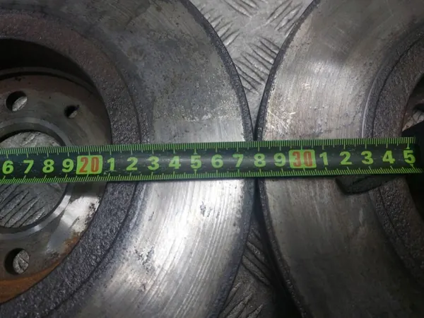 Discos & Pinzas Freno Delantero OEM 546546 Renault Megane image 4