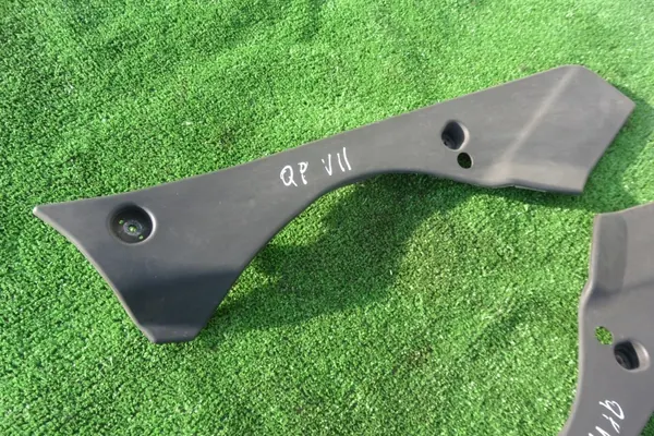 Scheinwerferabdeckung Maserati Quattroporte VI OEM 670013523 image 3