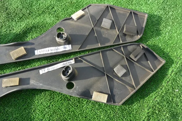 Scheinwerferabdeckung Maserati Quattroporte VI OEM 670013523 image 6
