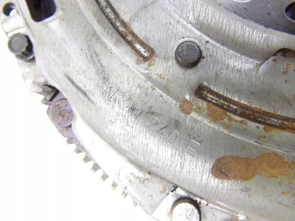 Kaksimassavauhtipyörä VW Caddy Golf Passat Touran 2.0 TDI image 4