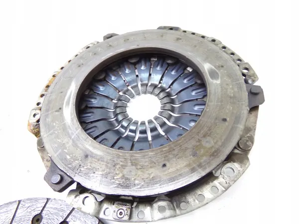 Kaksimassavauhtipyörä VW Caddy Golf Passat Touran 2.0 TDI image 6