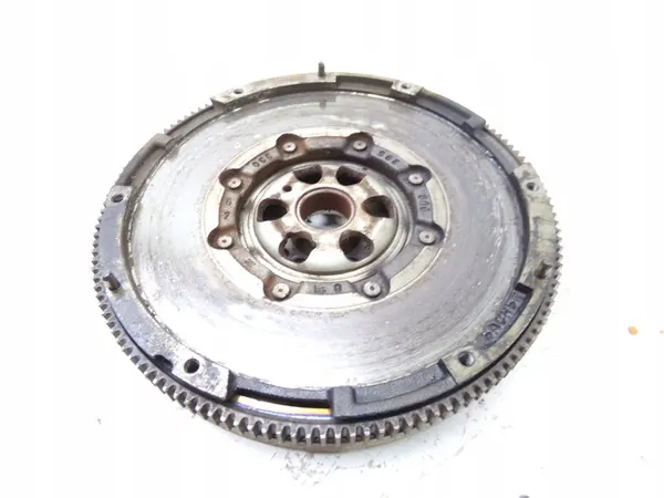 Kaksimassavauhtipyörä VW Caddy Golf Passat Touran 2.0 TDI image 7