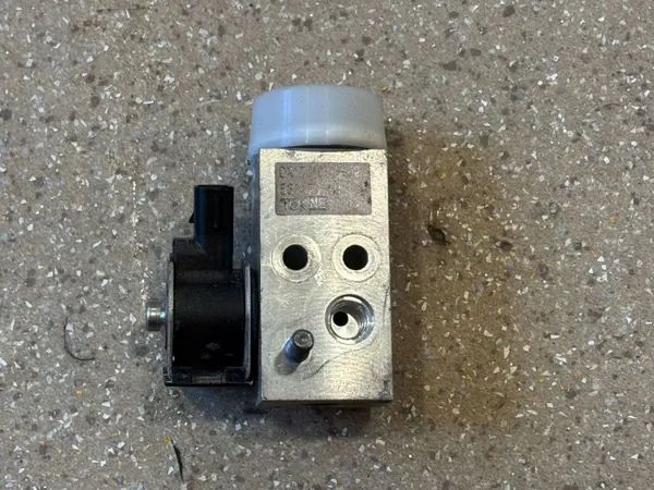 Hyundai Ioniq 5 AC-expansionsventil OEM DX1T1HNECA02 image 2