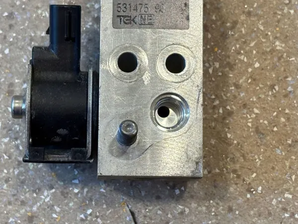 Hyundai Ioniq 5 AC-expansionsventil OEM DX1T1HNECA02 image 9