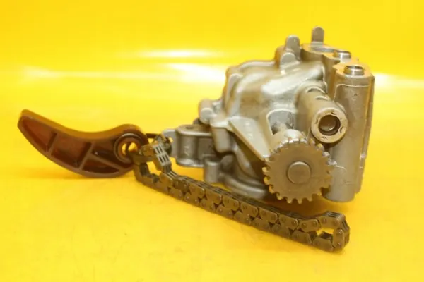 Bomba de óleo usada OEM 150127302R Renault Clio IV image 2