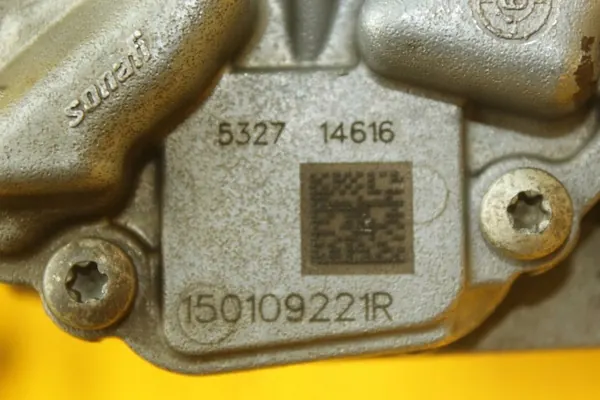 Bomba de óleo usada OEM 150127302R Renault Clio IV image 10
