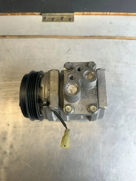 Compresseur de Climatisation Chevrolet Aveo 95955943 image 4