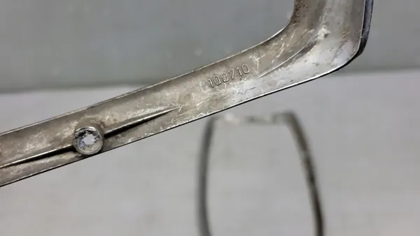 Ajovalokehys Etu Mercedes W115/W114 OEM 100710 image 10