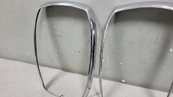 Ajovalokehys Etu Mercedes W115/W114 OEM 100710 image 4