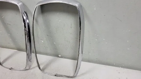 Ajovalokehys Etu Mercedes W115/W114 OEM 100710 image 8