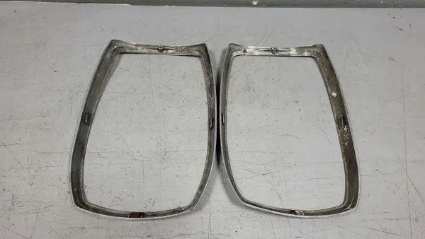 Ajovalokehys Etu Mercedes W115/W114 OEM 100710 image 9